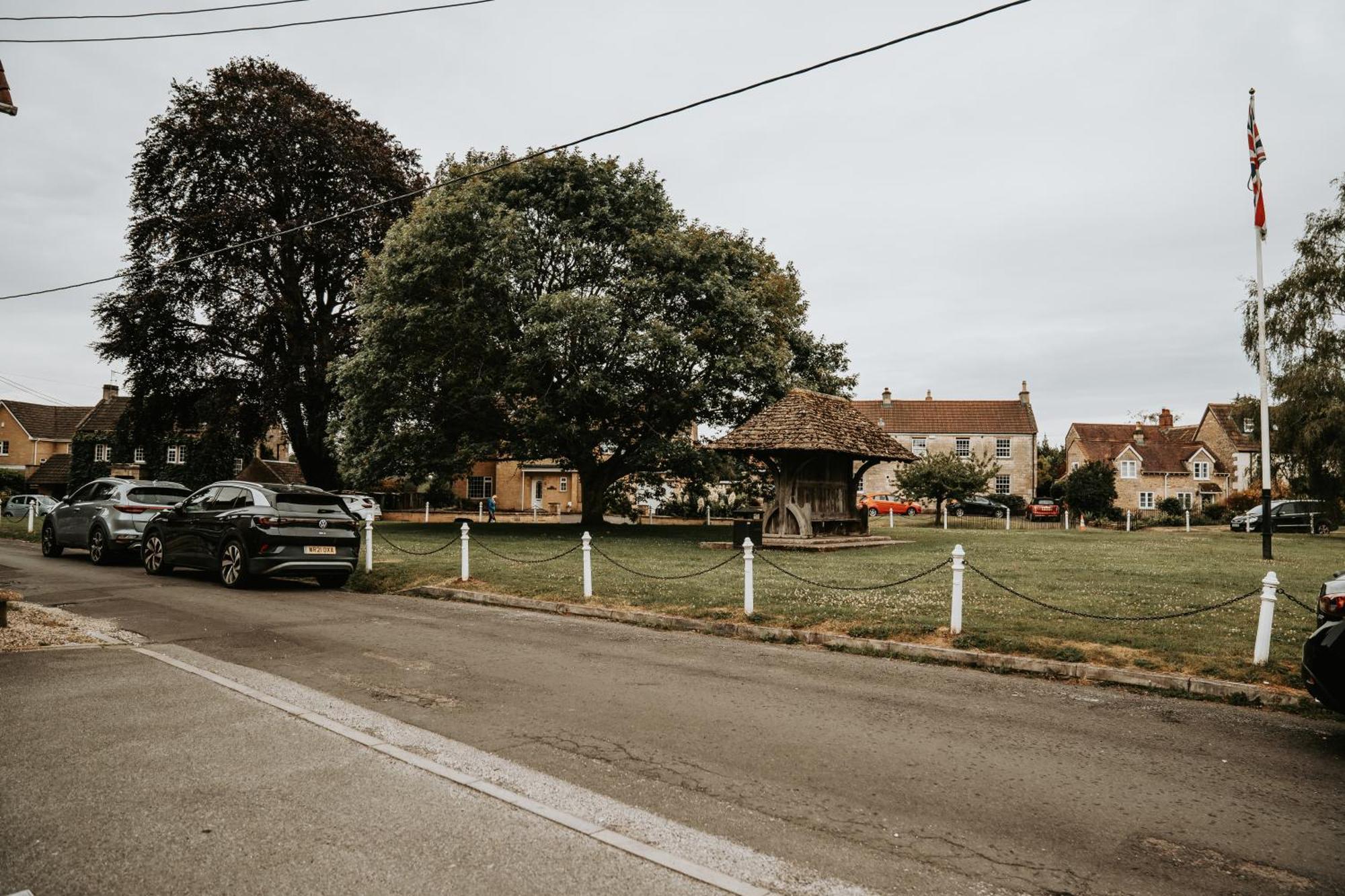 Retreat On The Green Holt  Екстериор снимка